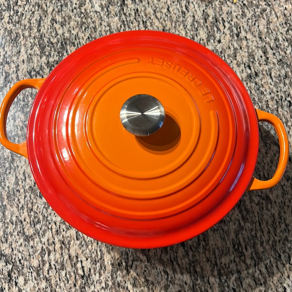 Red orange LARGE le creuset Dutch oven
